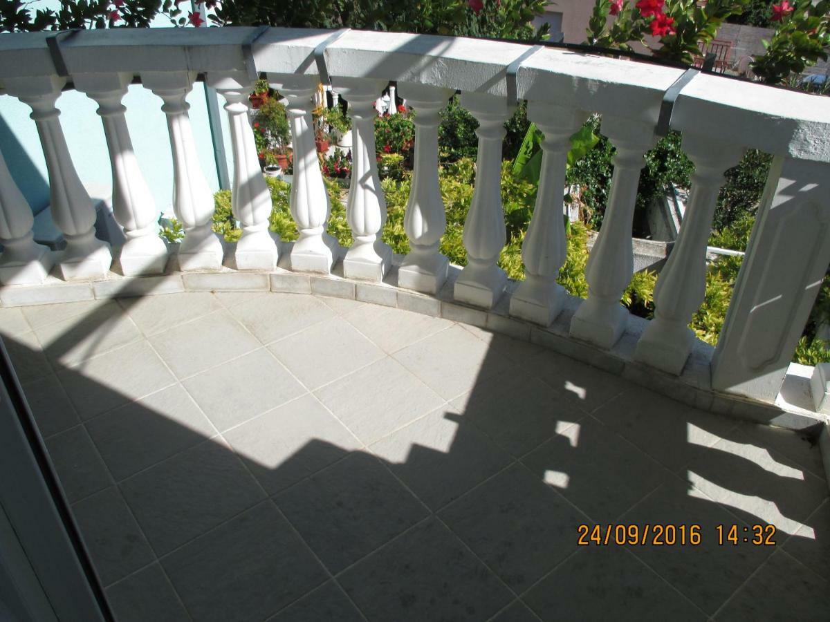 Apartments Katarine Zrinske Vodice Oda fotoğraf